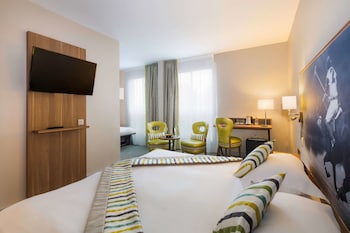 Deluxe Room, 1 King Bed, Non Smoking, Park View (with Sofabed)