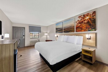 Standard Room, 1 King Bed
