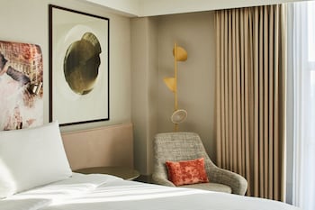Deluxe Room, 1 Queen Bed