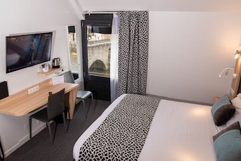 Superior Room, 1 King Bed, River View (Larger Room;Twin bed on request)
