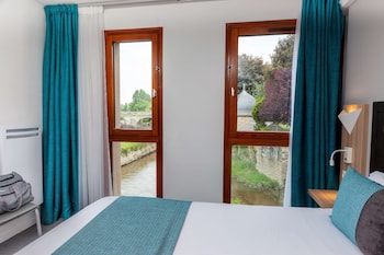 Comfort Room, 1 Double Bed, River View (Twin bed on request)