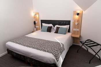 Standard Room, 1 Queen Bed