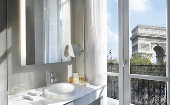 Room, City View (Privilège, Arc de Triomphe)