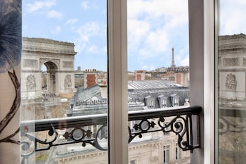 Suite, view Arc de Triomphe