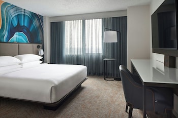 Deluxe Room, 1 King Bed, Corner