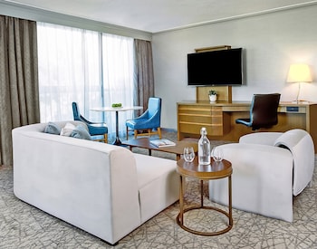 Junior Suite, 1 King Bed (Ravine View)