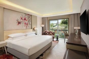 Deluxe Room, 1 King Bed, Balcony