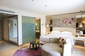 Club Room, 1 King Bed, Balcony, Tower (Tower)