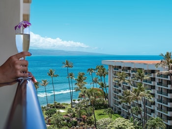 Club Room, 2 Queen Beds, Club Lounge Access, Partial Ocean View