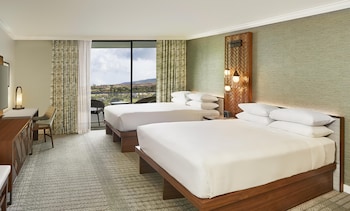 Room, 2 Queen Beds, Mountain View