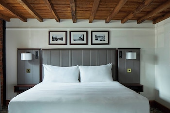 Superior Room, 1 King Bed
