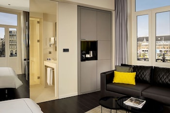 Executive Room, 1 King Bed (Canal View)