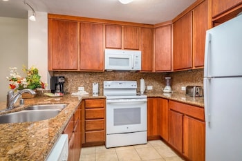 Suite, 1 Bedroom, 2 Bathrooms, Partial Ocean View