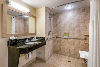 Standard Room, 2 Queen Beds, Roll-in Shower (Communications, Roll-In Shower)