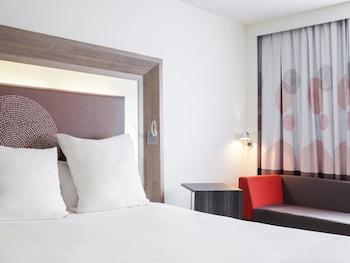 Standard Room, 1 Queen Bed