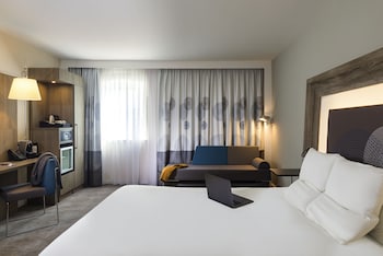 Executive Room, 1 Queen Bed with Sofa bed