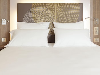 Standard Room, 1 Queen Bed