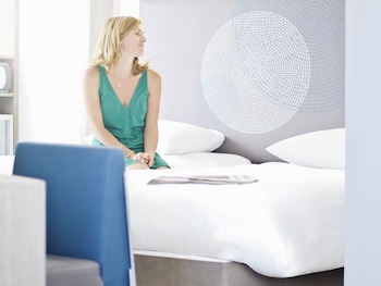 Standard Room, 1 Queen Bed