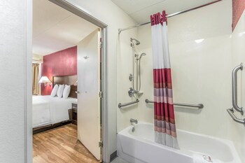 Superior Room, 1 King Bed, Accessible, Non Smoking