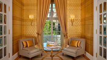 Royal Suite, 2 Bedrooms (Castle View)