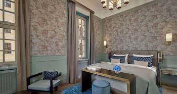 Room (Palais)