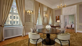 Queen Suite