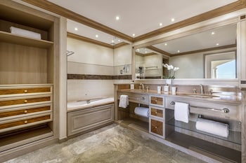 Suite (Riviera)