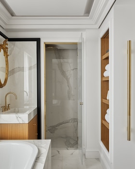 Suite (Prestige)