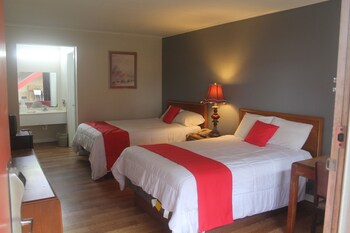 Basic Quadruple Room, 2 Double Beds - Smoking