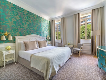 Deluxe room, city or courtyard view