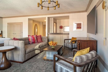 Luxury Suite (Gables)