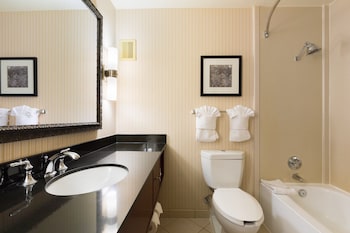 Standard Room, 2 Double Beds (High Floor)