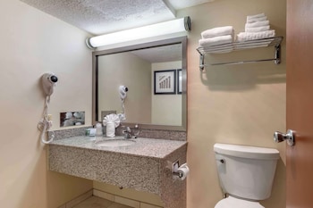 Standard Room, 2 Double Beds, Accessible, Bathtub