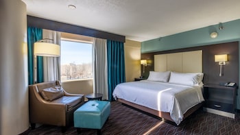 Premium Room, 1 King Bed, Corner