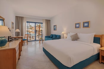 Superior Room, Pool View (Queen or Twin)