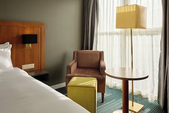 Standard Room, 1 King Bed (Walk-In Shower)