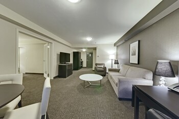 Premium Suite, 1 King Bed (Coast Premium King Suite with Patio)