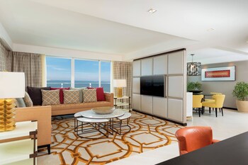 Presidential Suite, 1 King Bed (Balcony)