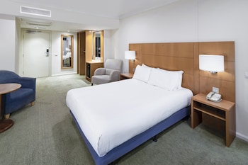 Standard Room, 1 Queen Bed, Accessible