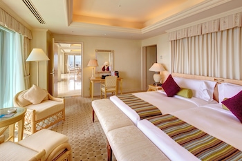 Suite, 1 Bedroom (Ocean Wing)