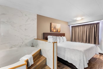 Deluxe Room, 1 King Bed (Smoke Free, Jetted Tub)