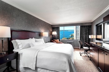 Premium Room, 1 King Bed, Balcony, Lake View
