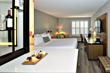 Standard Room, 1 King Bed