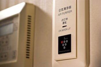 Imperial Floor Superior King, Non smoking (Construction Sounds May Be Audible Day & Night)