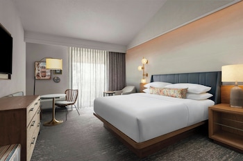 Premium Room, 1 King Bed, (Lanai Tower Newly Renovated)
