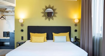 Superior Room, 1 Queen Bed, Non Smoking