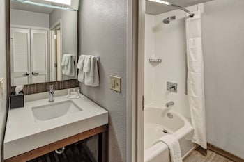 Room, 2 Queen Beds, Balcony