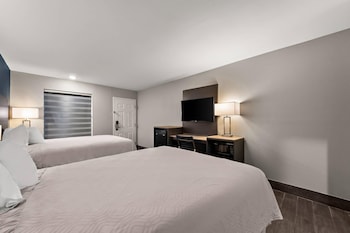 Standard Room, 2 Queen Beds, Non Smoking