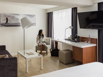 Superior Room, 1 King Bed with Sofa bed, Non Smoking