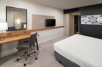 Standard Room, 1 King Bed (Minibar)